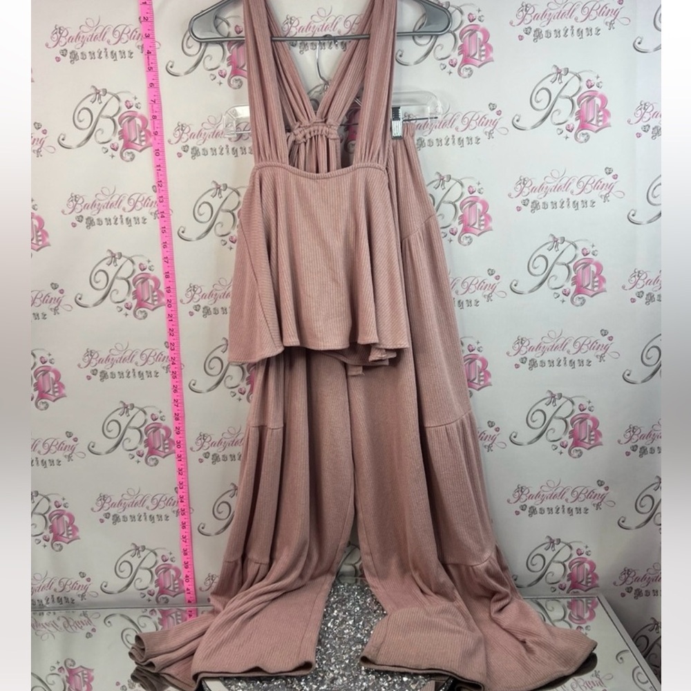 Free people set Mauve Ribbed 2-piece Pants and Top set with Sweetheart Neckline